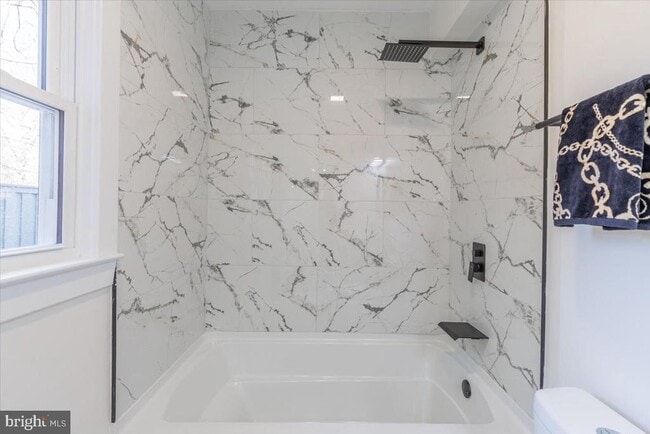 Building Photo - 4702 Meade St NE