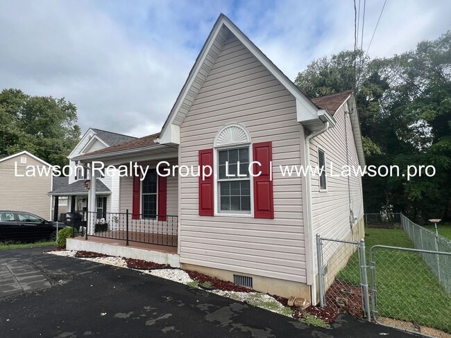 Building Photo - One Level Living in Vinton!