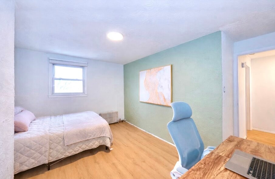 Building Photo - 45 Essex Ave