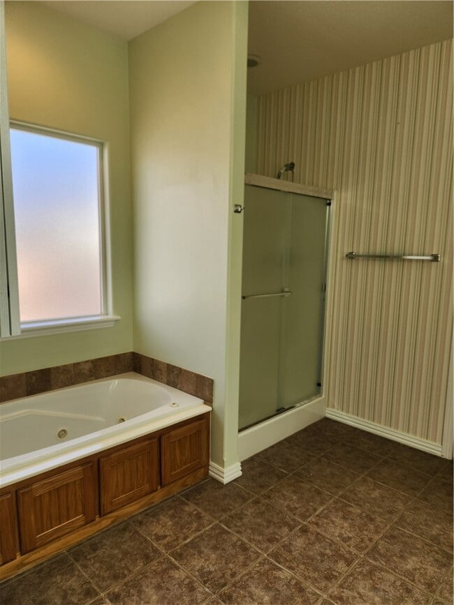 Building Photo - 4 Upwell Ln