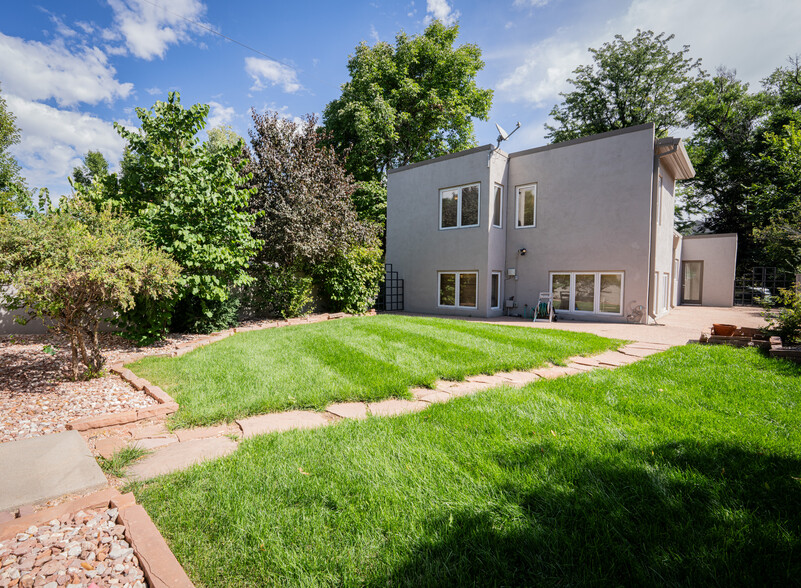 Building Photo - 2501 S Columbine St
