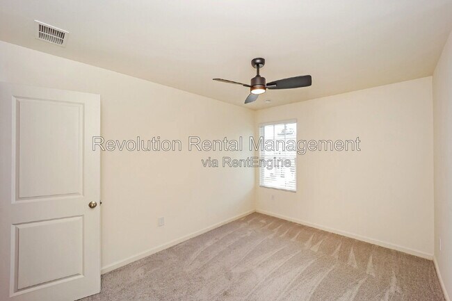 Building Photo - 544 Magnolia Cir