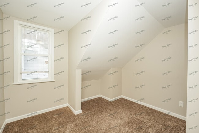 Building Photo - 3260 W 43rd St