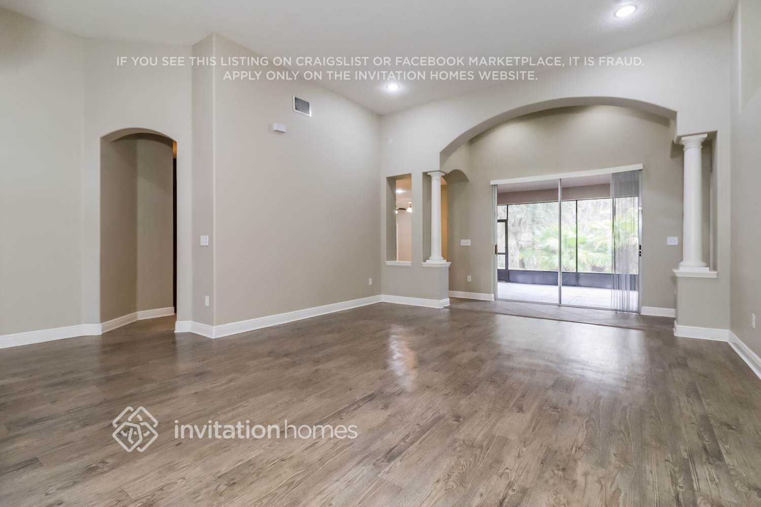 Building Photo - 1845 Beaconsfield Dr