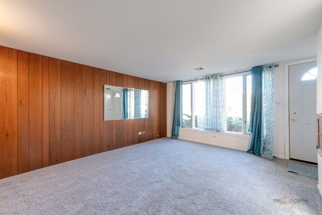 Building Photo - 443 N Main St