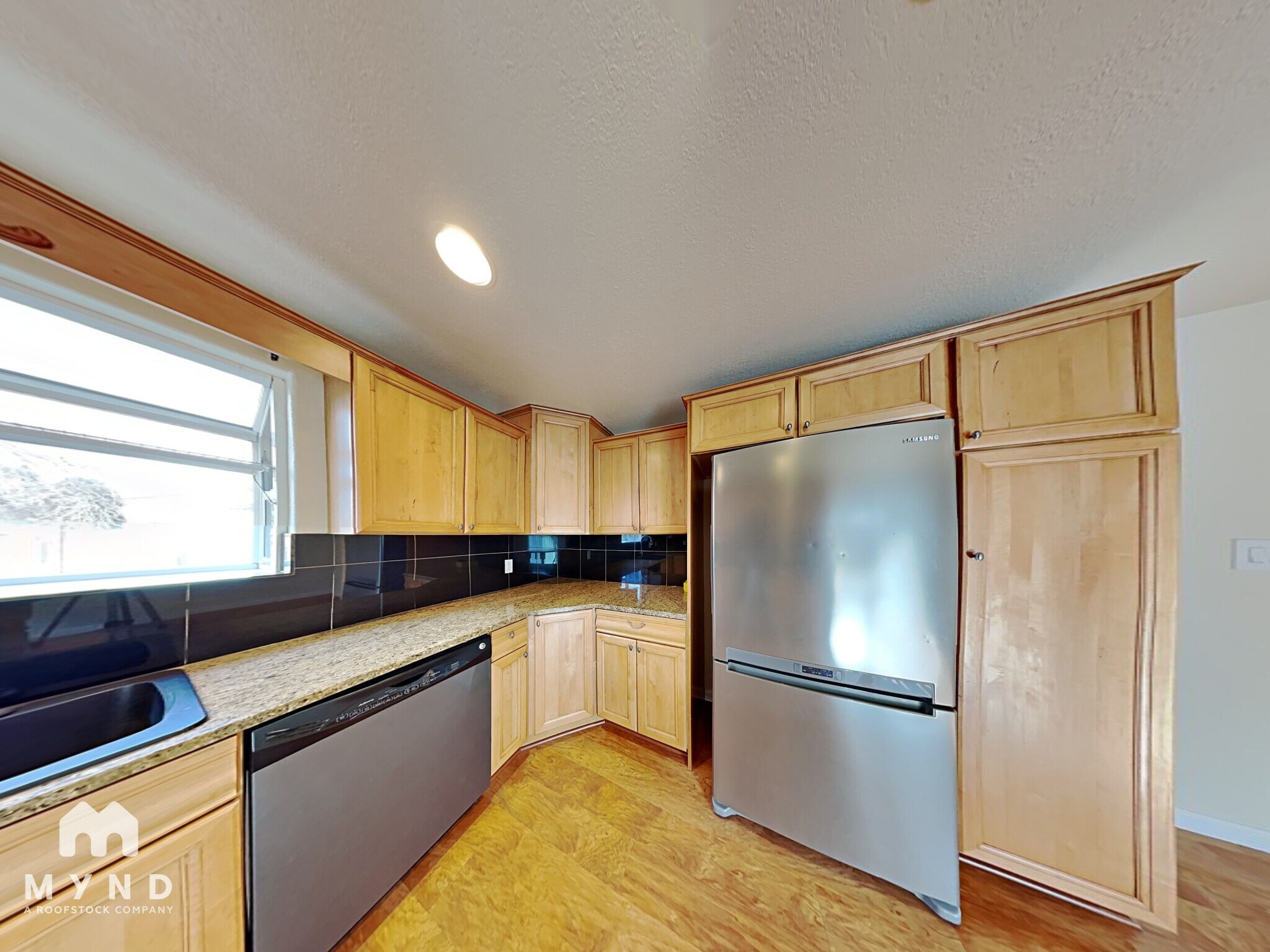 Building Photo - 875 Glen Vista Dr