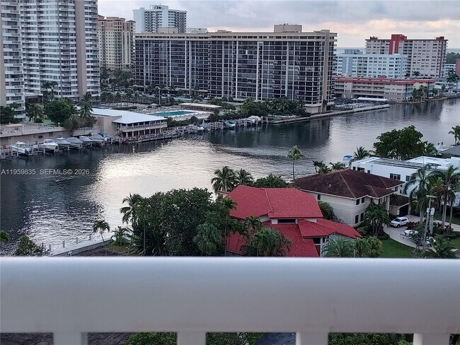 Building Photo - 137 Golden Isles Dr