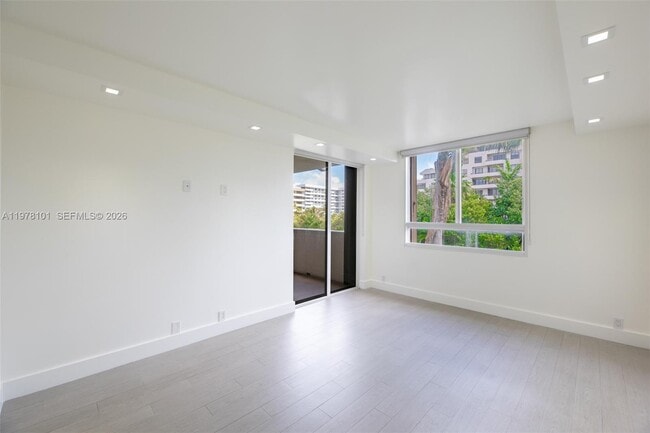 Building Photo - 161 Crandon Blvd