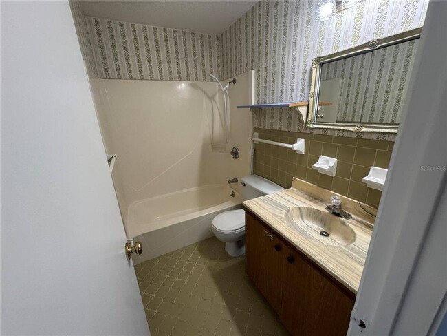 Building Photo - 32641 Lake Eustis Dr