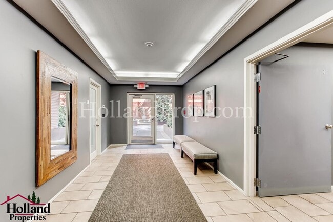 Building Photo - Modern 2-Bedroom Apartment in the Heart of Downtown NEW SUPER PRICE at $1,795!