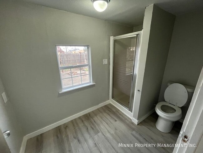 Building Photo - 950 S 10th St