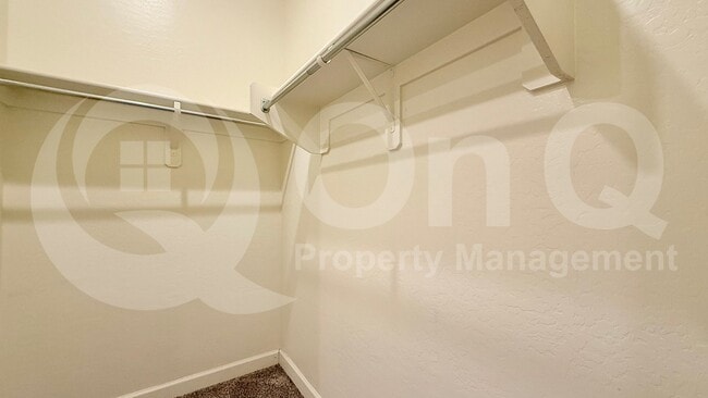 Building Photo - 1367 S Country Club Dr