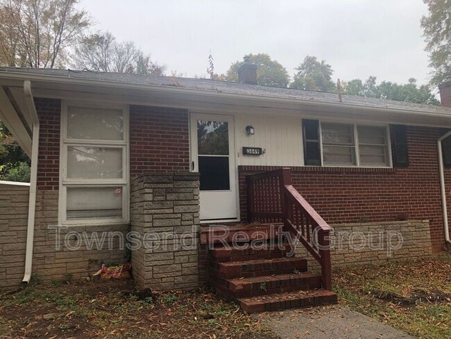 Primary Photo - 3649 Dresden Dr E