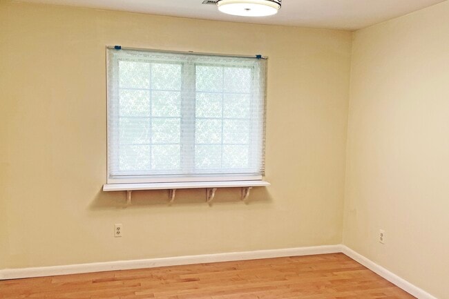 Building Photo - 12B Leva Dr