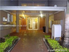 Building Photo - 600 NW 32nd Pl