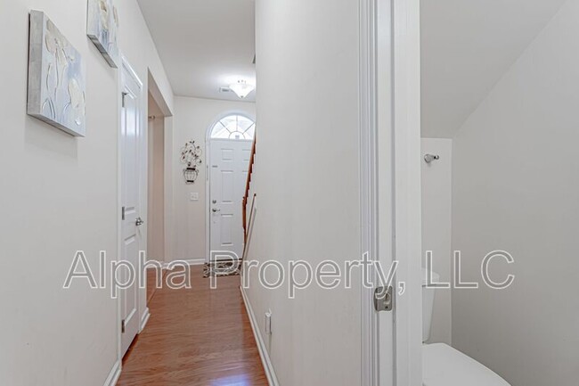 Building Photo - 29 Fairchild Way