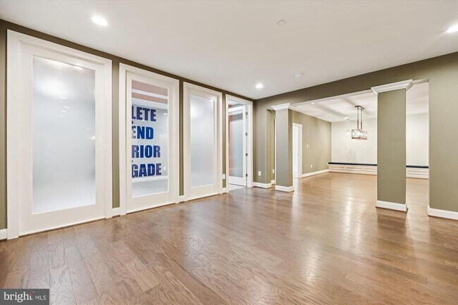 Building Photo - 448 Salk Cir