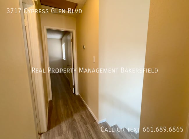 Building Photo - 3717 Cypress Glen Blvd