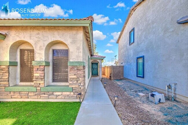 Building Photo - 45047 Bahia Dr