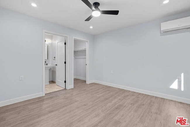 Building Photo - 1518 1/4 Stearns Dr