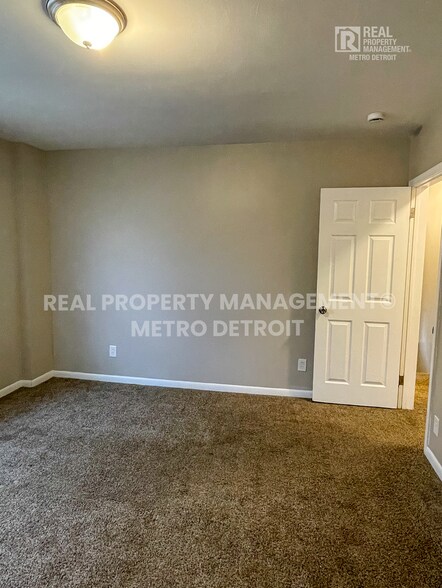 Building Photo - 15349 Prest St