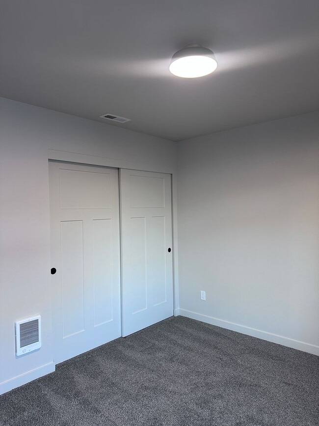 Building Photo - NEW 3 Bedroom near Vince Genna Stadium - Available 4/1