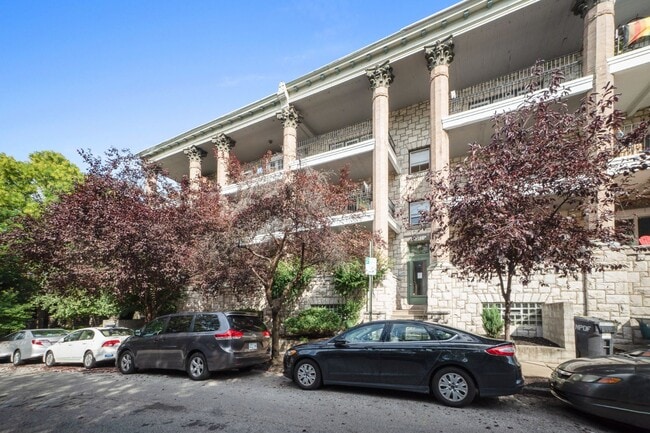 Building Photo - 4519-4525 Pine St