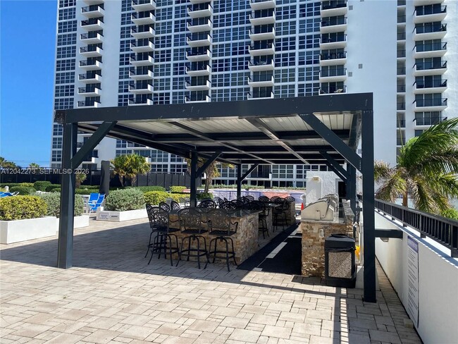 Building Photo - 531 N Ocean Blvd