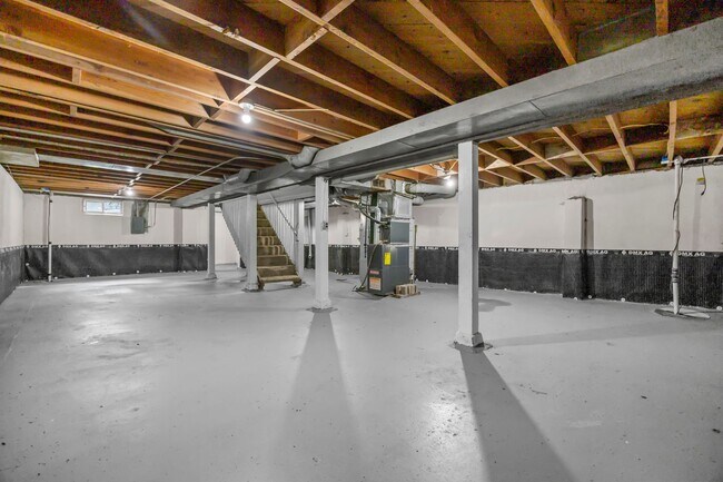 Building Photo - 2408 26th St