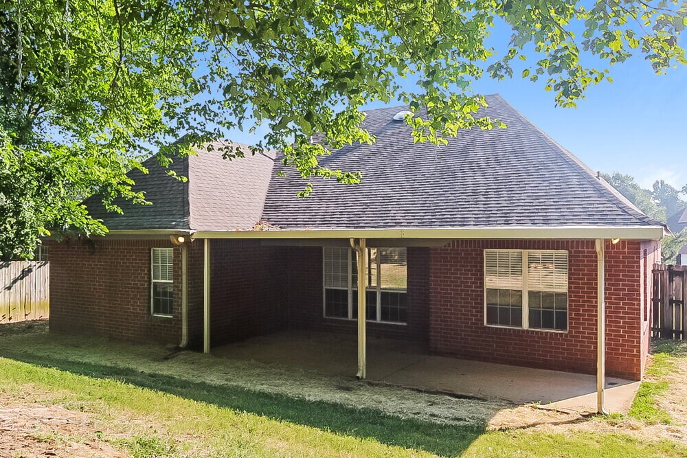 Building Photo - 455 Timber Way S