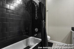 Building Photo - 18218 Scenic Loop Rd