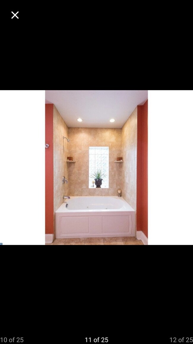 Building Photo - 2713 Poplar St