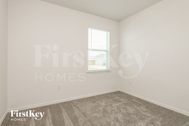 Building Photo - 1642 Isleta Lp