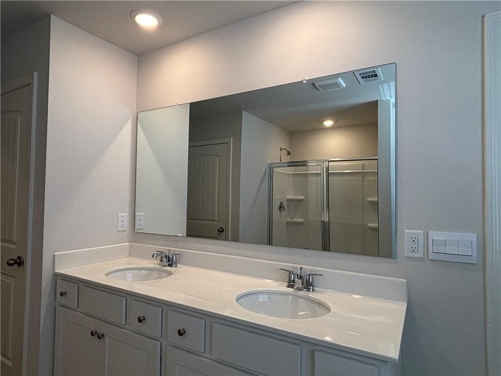 Building Photo - 27 Rustin Rdg