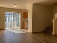 Building Photo - Bright & Convenient Townhouse Living!