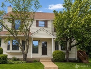 Building Photo - 1805 Deerfield Dr