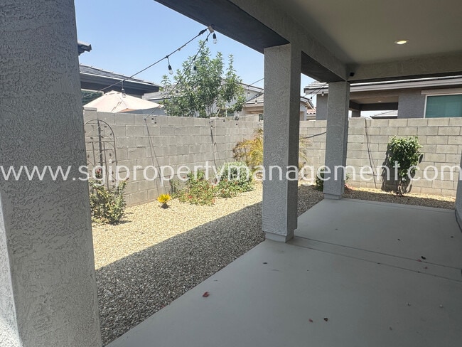 Building Photo - 17322 W Country Club Terrace
