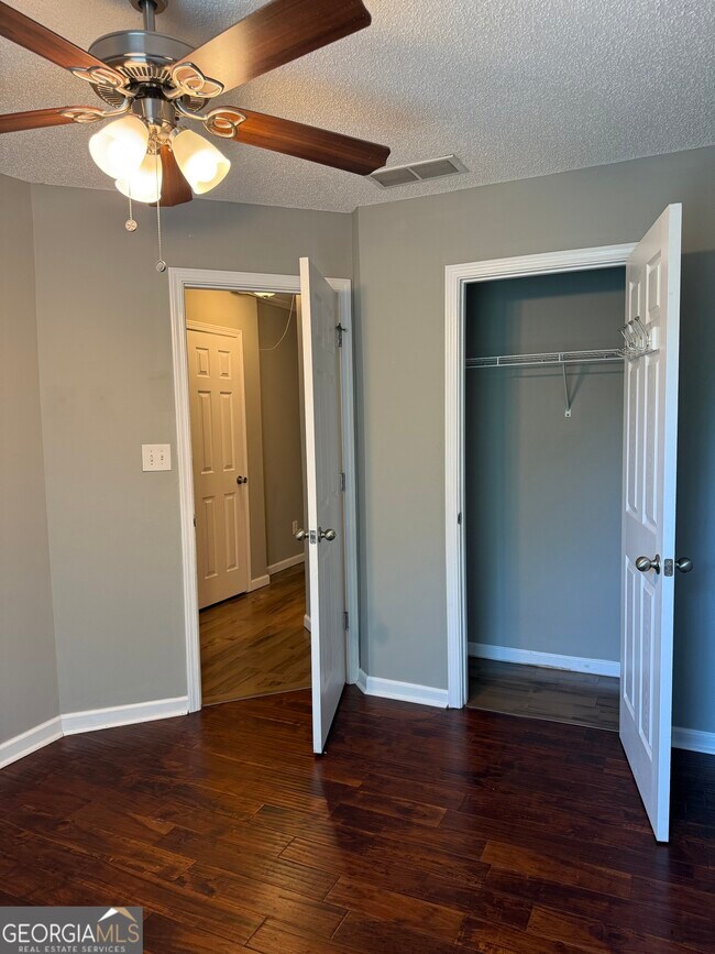 Building Photo - 172 Shenandoah Dr