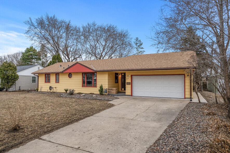 Building Photo - 5616 Nevada Ave N