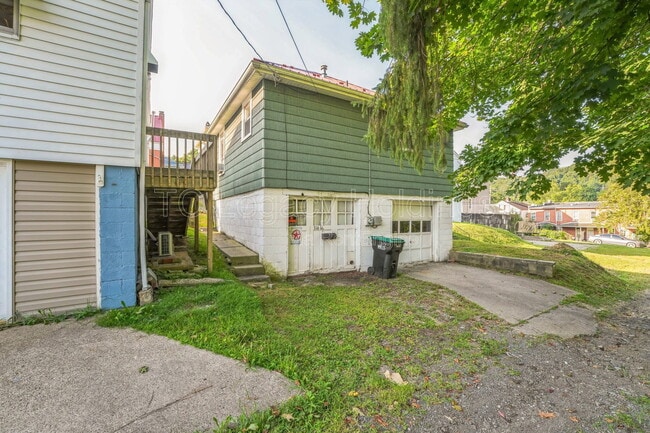 Building Photo - 316 1/2 Harrison Street