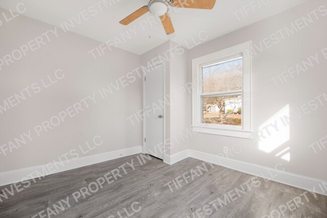 Building Photo - 457 Cherryville Rd
