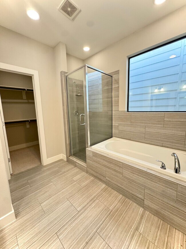 Building Photo - 1613 Milby St