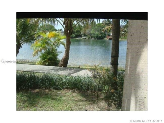 Building Photo - 14211 N Kendall Dr