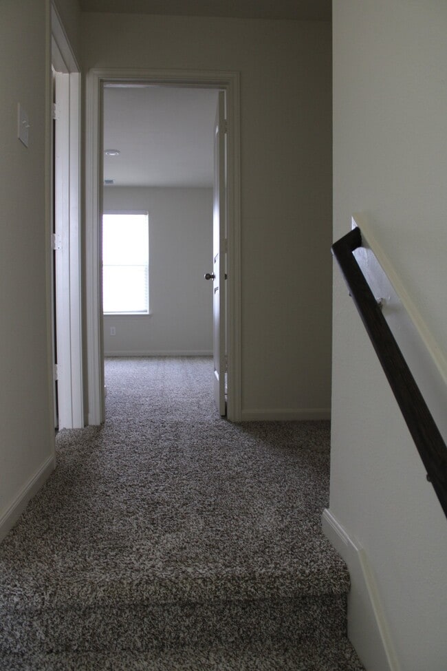 Building Photo - 2204 Pondera St