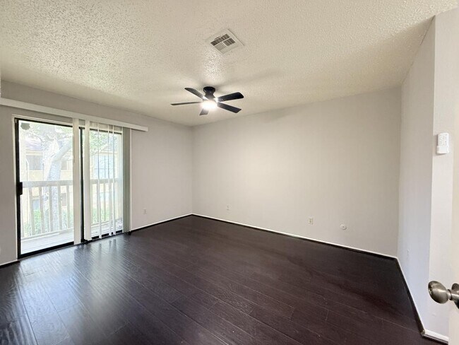 Building Photo - 9383 Pagewood Ln