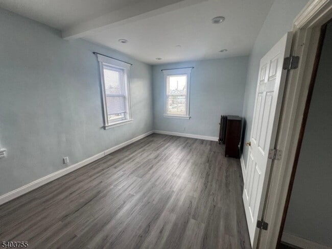 Building Photo - 422 Trenton Ave