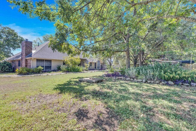 Building Photo - Beautiful Home in Shady Hollows Available ...