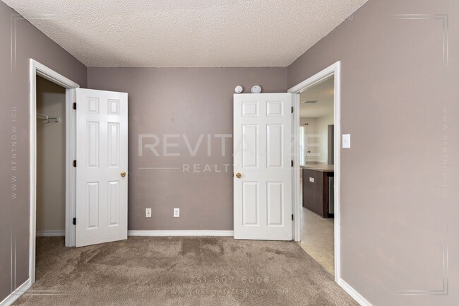 Building Photo - Stunning 4 Bed 2 Bath Home in West Mobile!