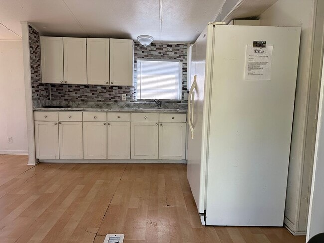 Building Photo - 3/2 Mobile Home  Dover