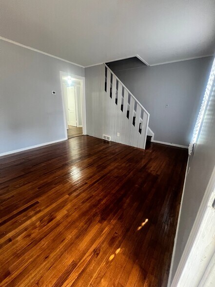 Building Photo - 1012 Louise Rd